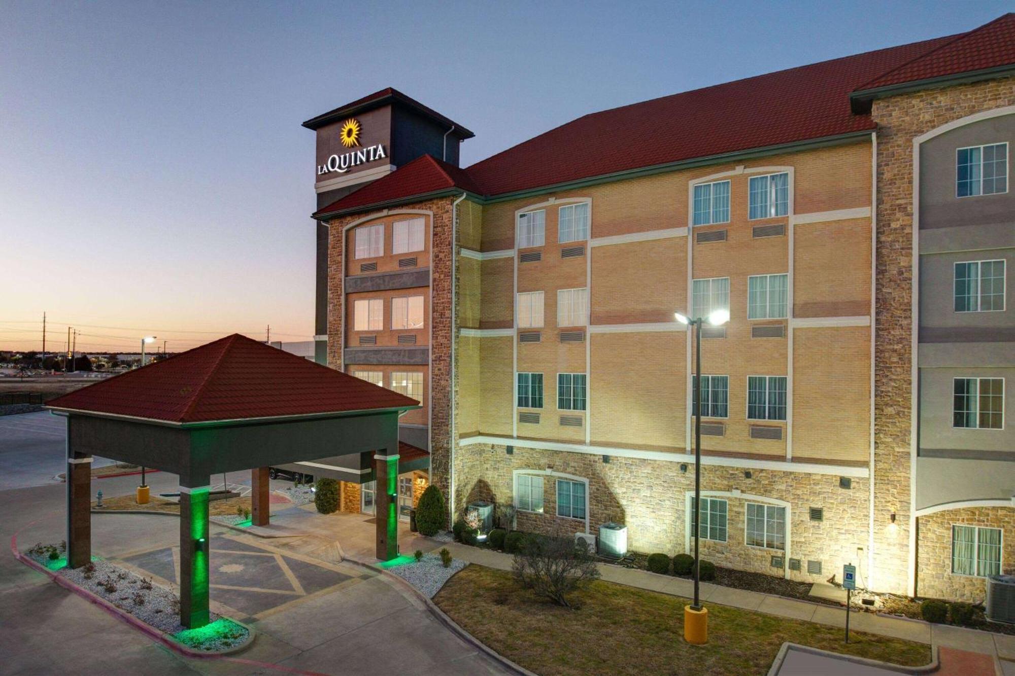 La Quinta By Wyndham Allen At The Village Bagian luar foto