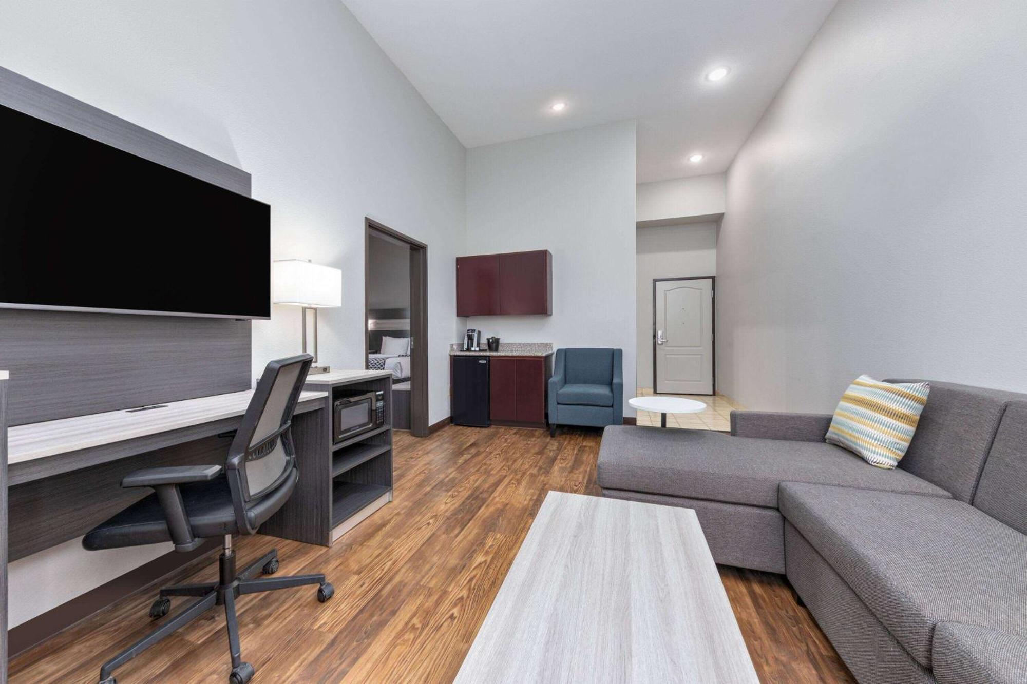 La Quinta By Wyndham Allen At The Village Bagian luar foto