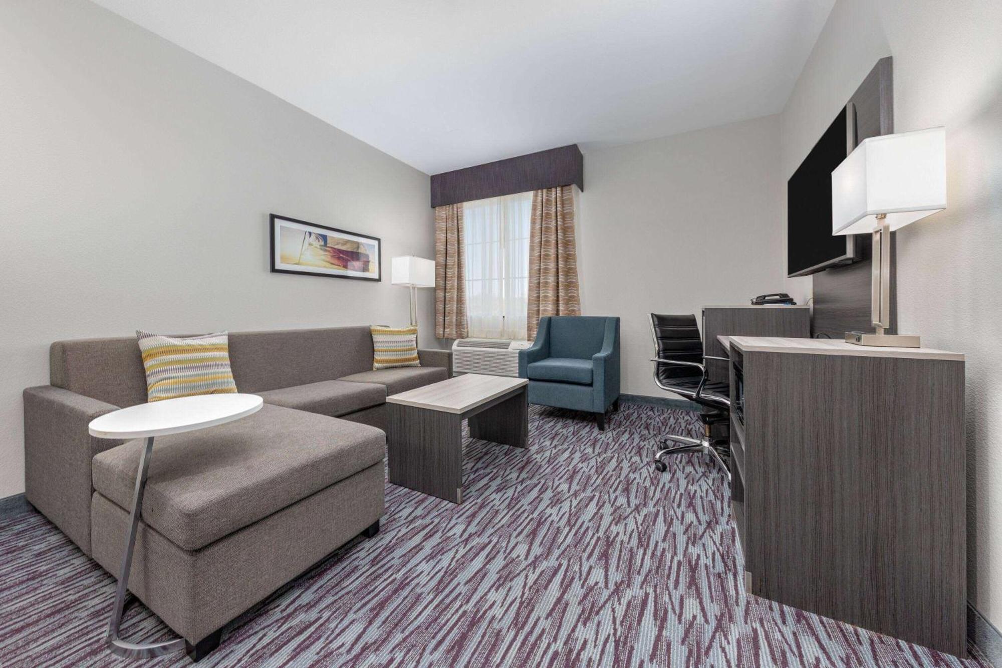 La Quinta By Wyndham Allen At The Village Bagian luar foto