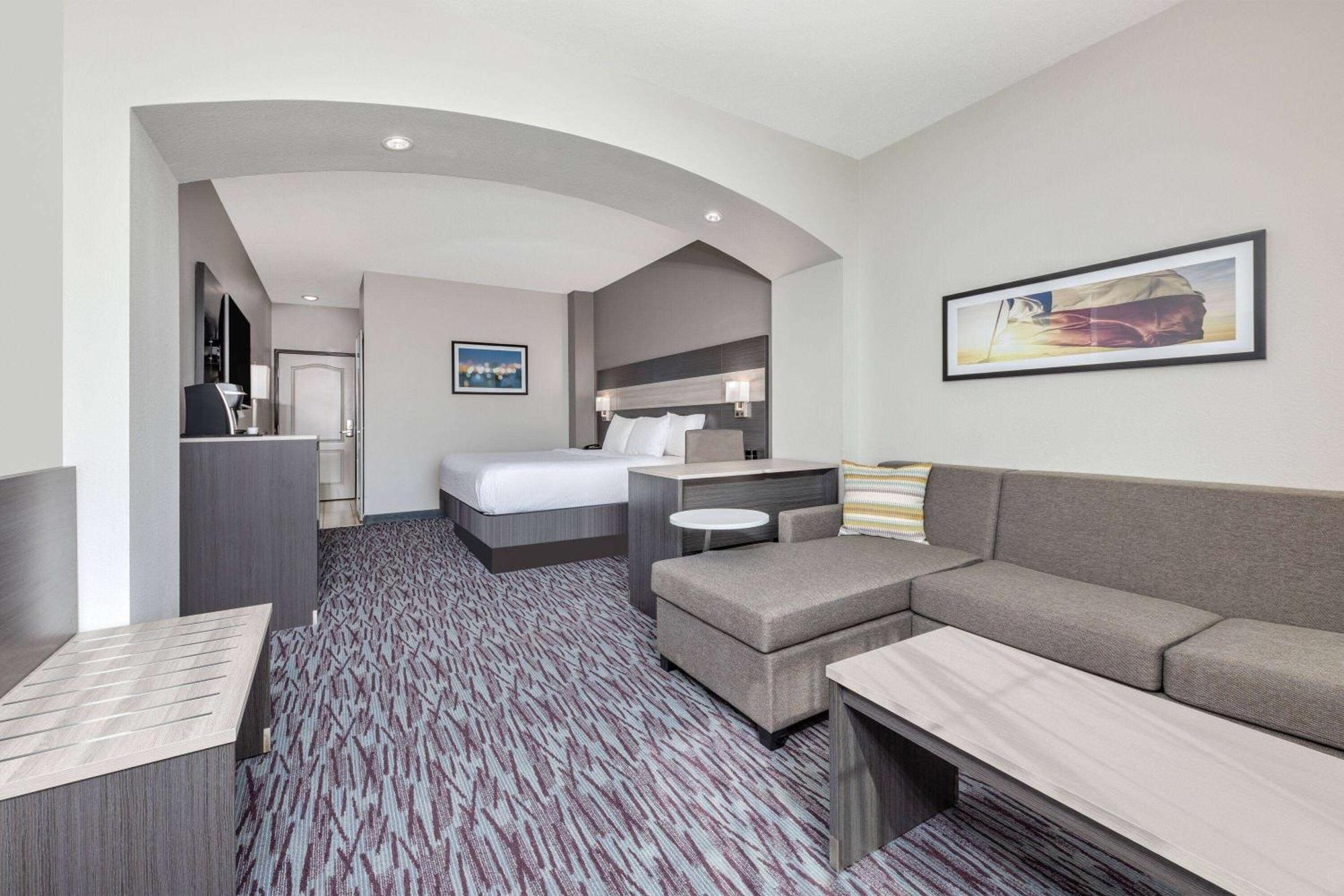 La Quinta By Wyndham Allen At The Village Bagian luar foto